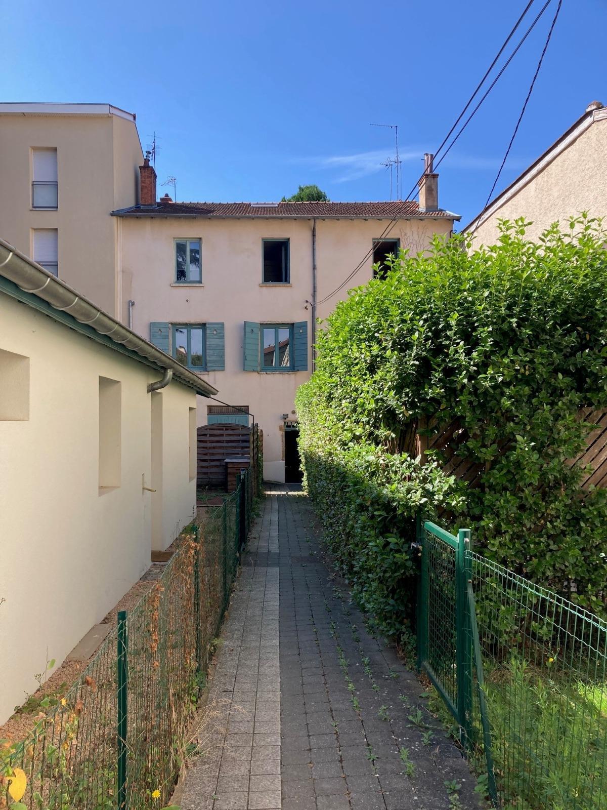 Appartement à Écully — vignette 11