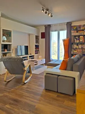 House à Sainte-Magnance — vignette 3