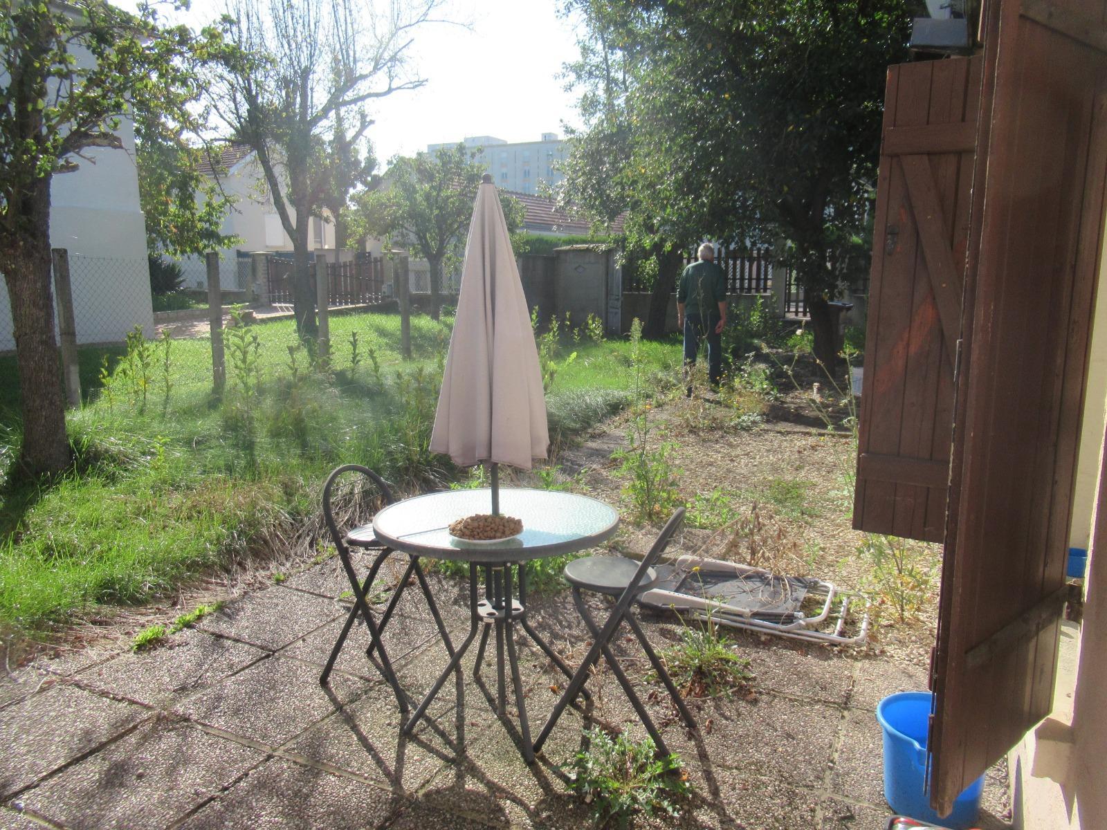 Maison à Saint-André-les-Vergers — vignette 2