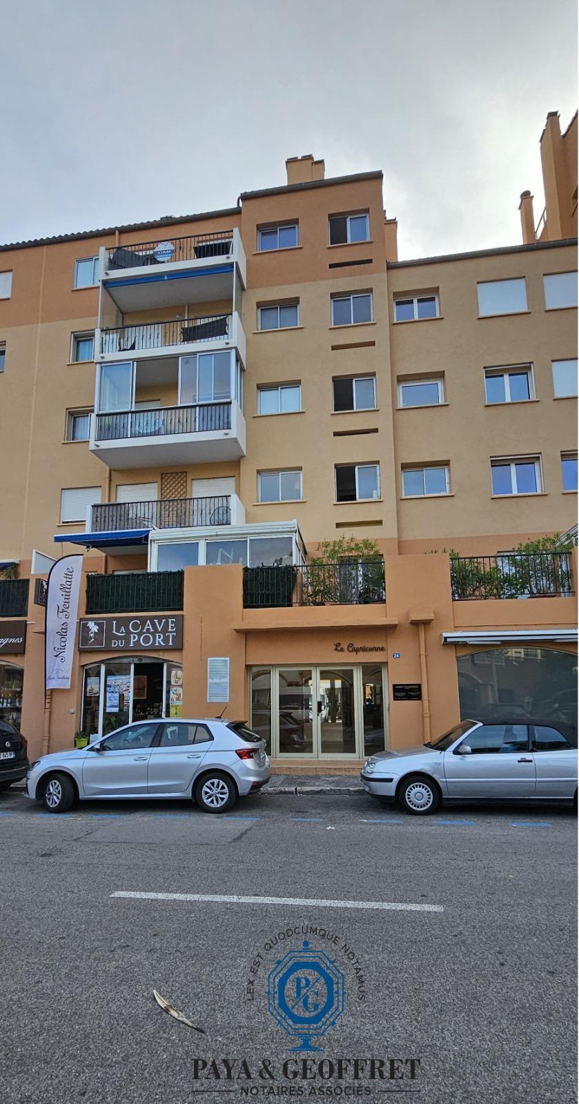 Apartment à Hyères — vignette 9