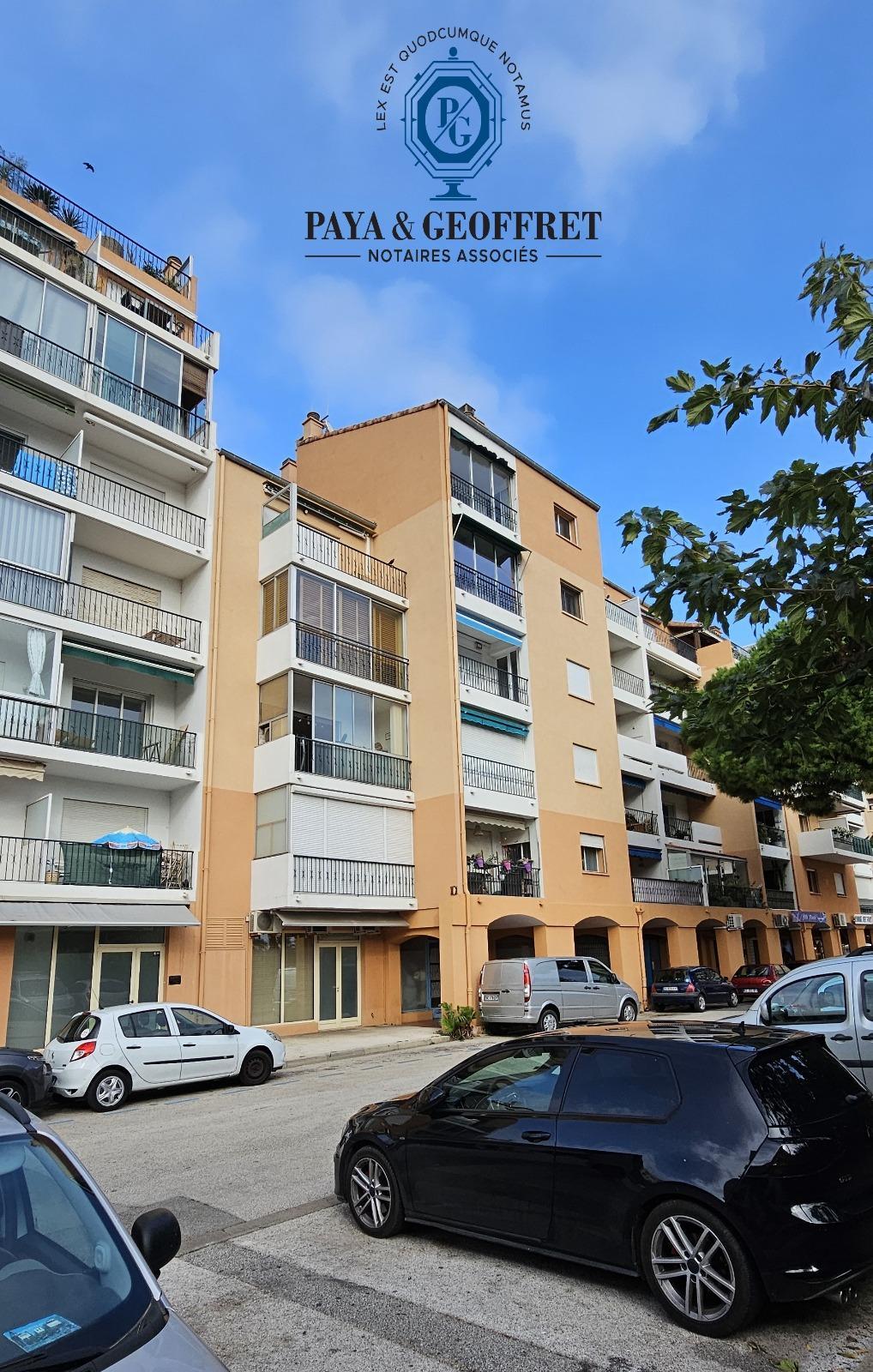 Apartment à Hyères — vignette 10