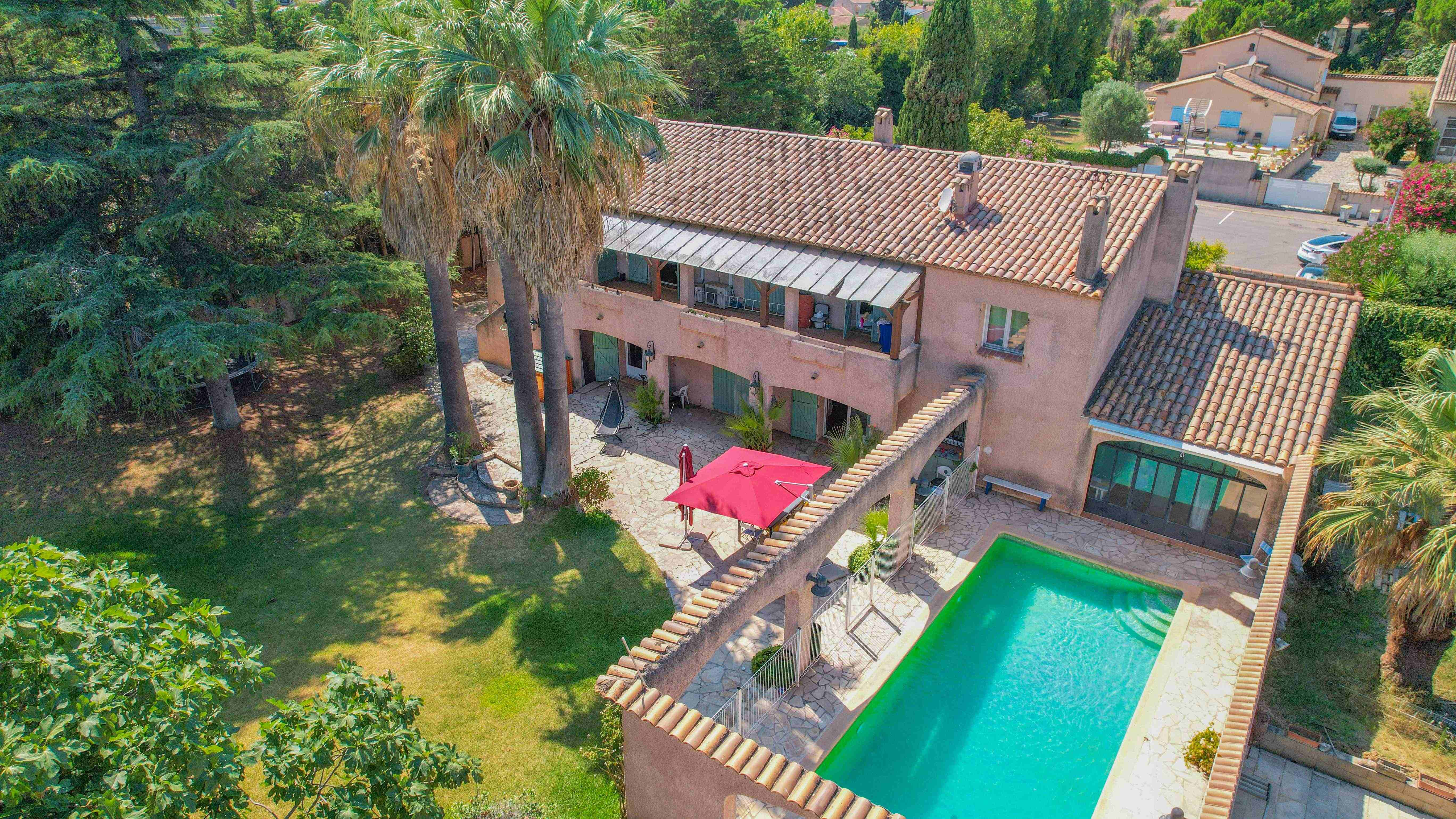 Villa de 417m² à Lattes 