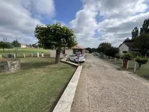 MAISON DE PLAIN PIED AVEC DEPENDANCE
