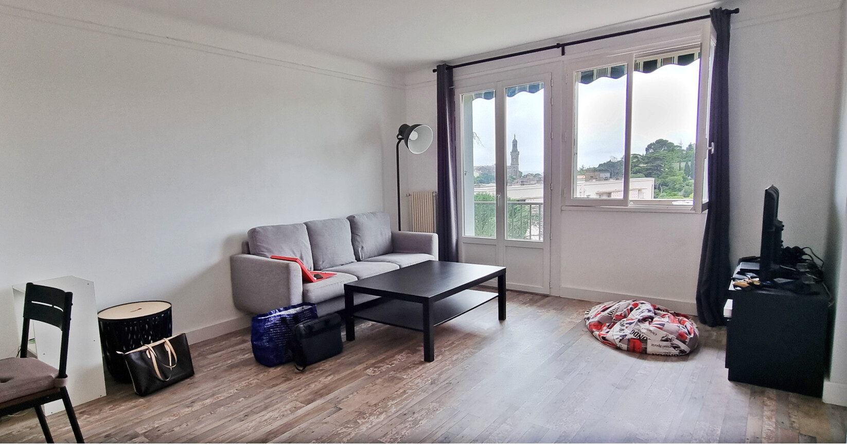 Apartment à Nîmes — vignette 4