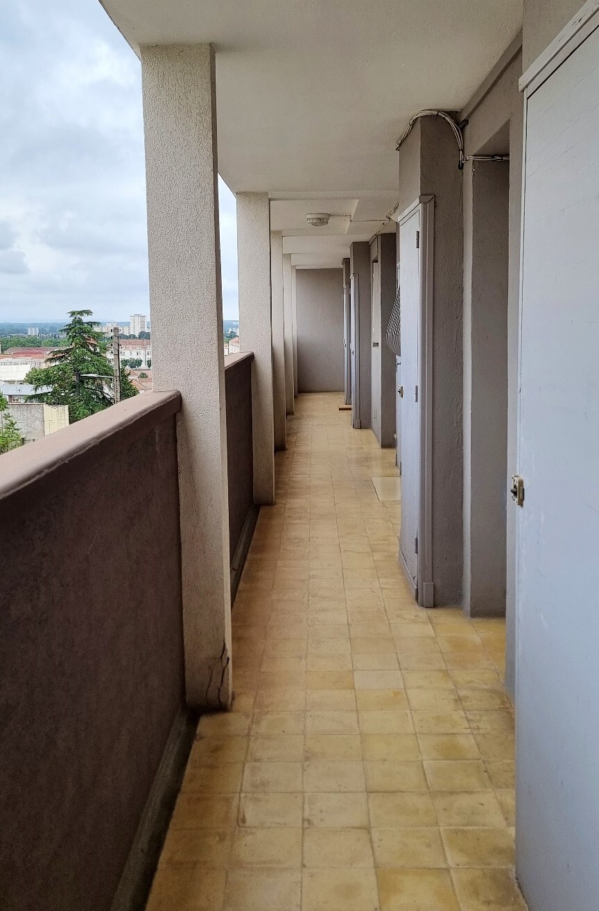 Apartment à Nîmes — vignette 13