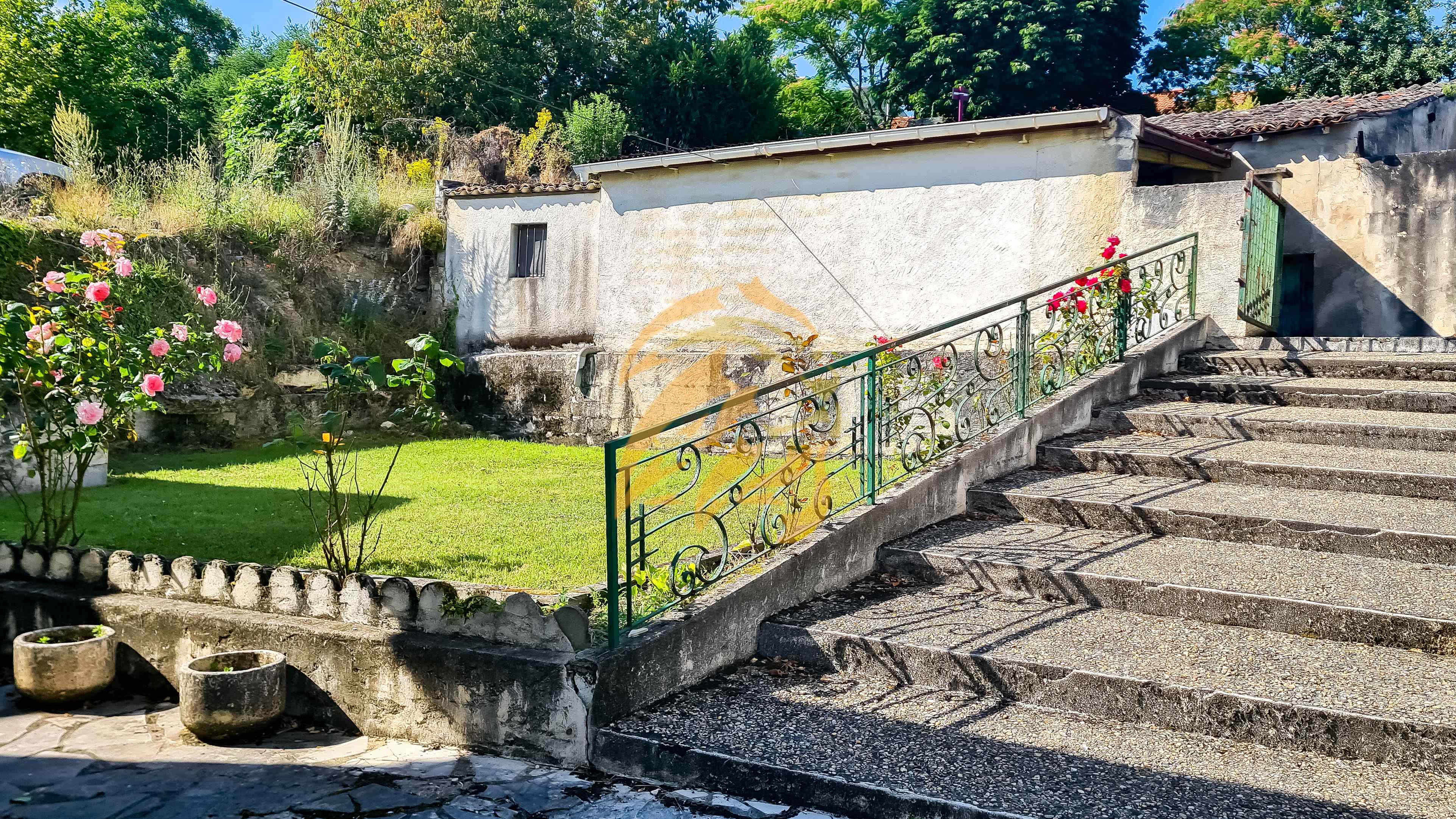 Maison à Vœuil-et-Giget — vignette 13