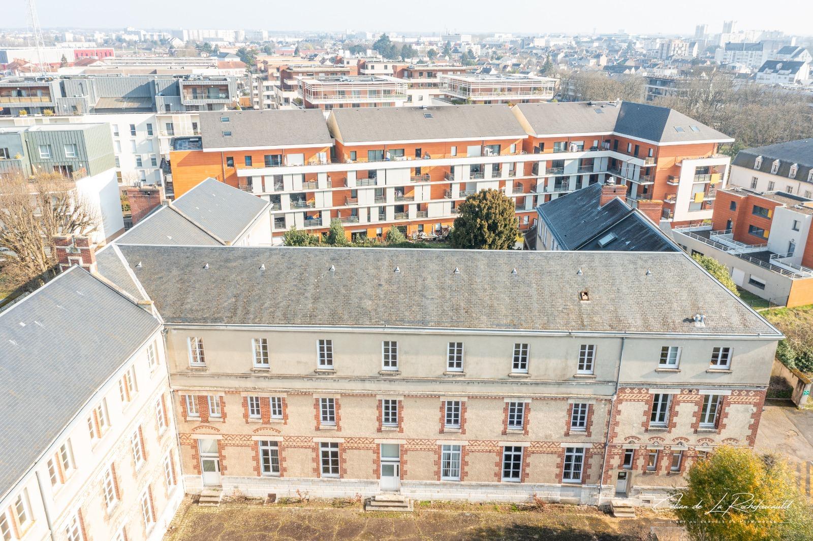 Building à Orléans — vignette 3