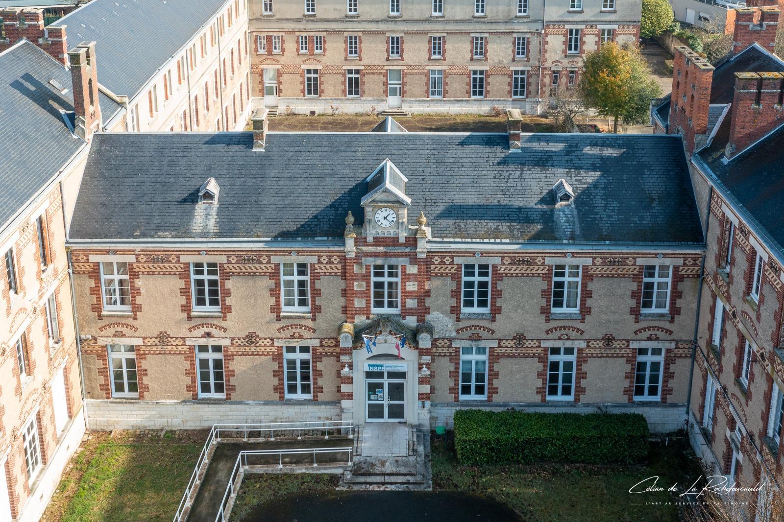 Building à Orléans — vignette 11