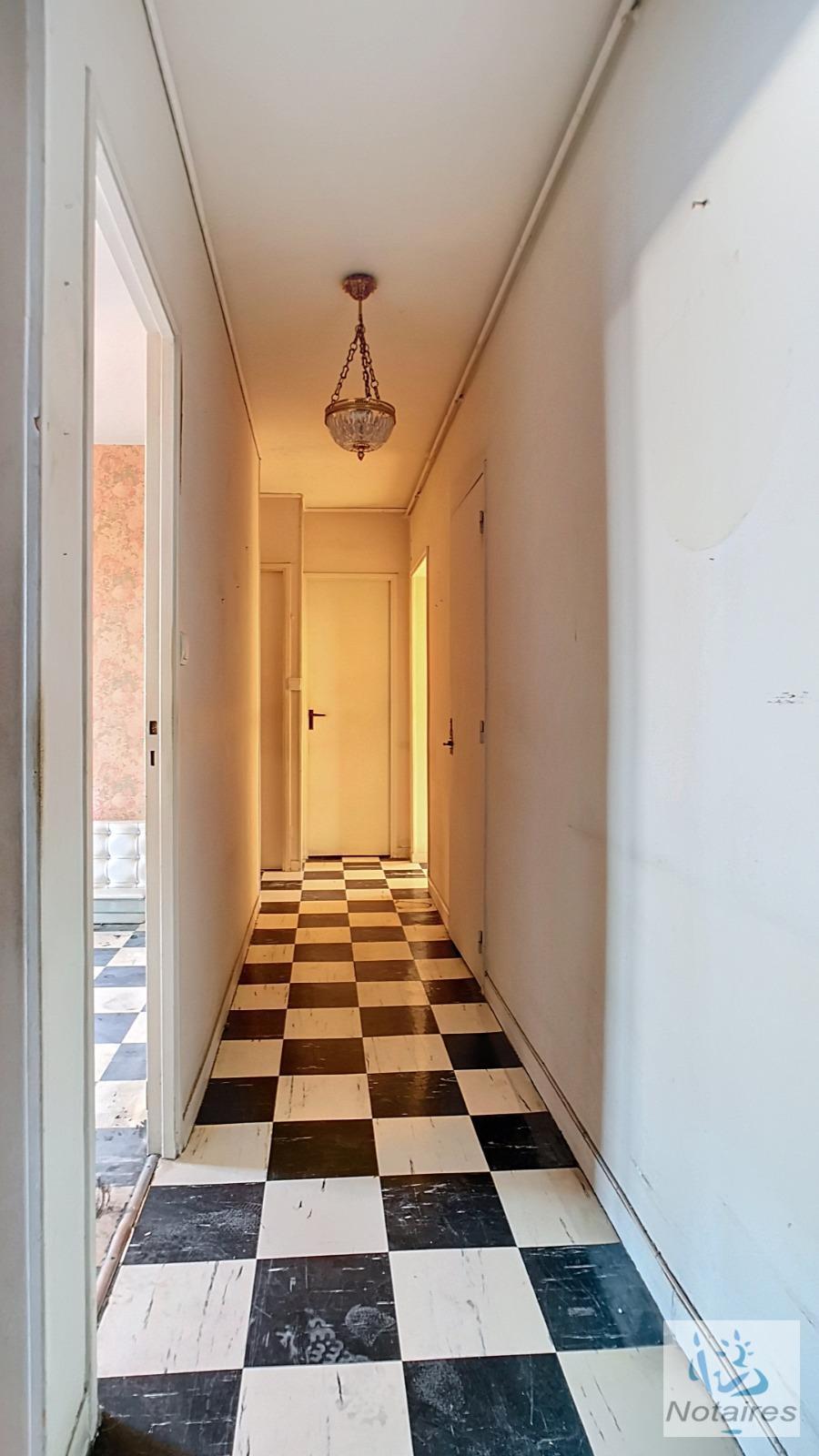 Apartment à Bordeaux — vignette 4