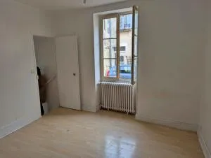 Building à Coulanges-la-Vineuse — vignette 12