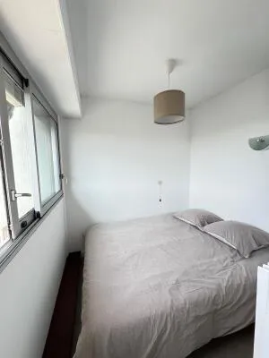 Apartment à Bordeaux — vignette 4