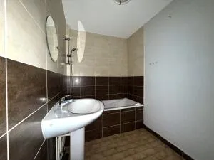 Apartment à Rive-de-Gier — vignette 9
