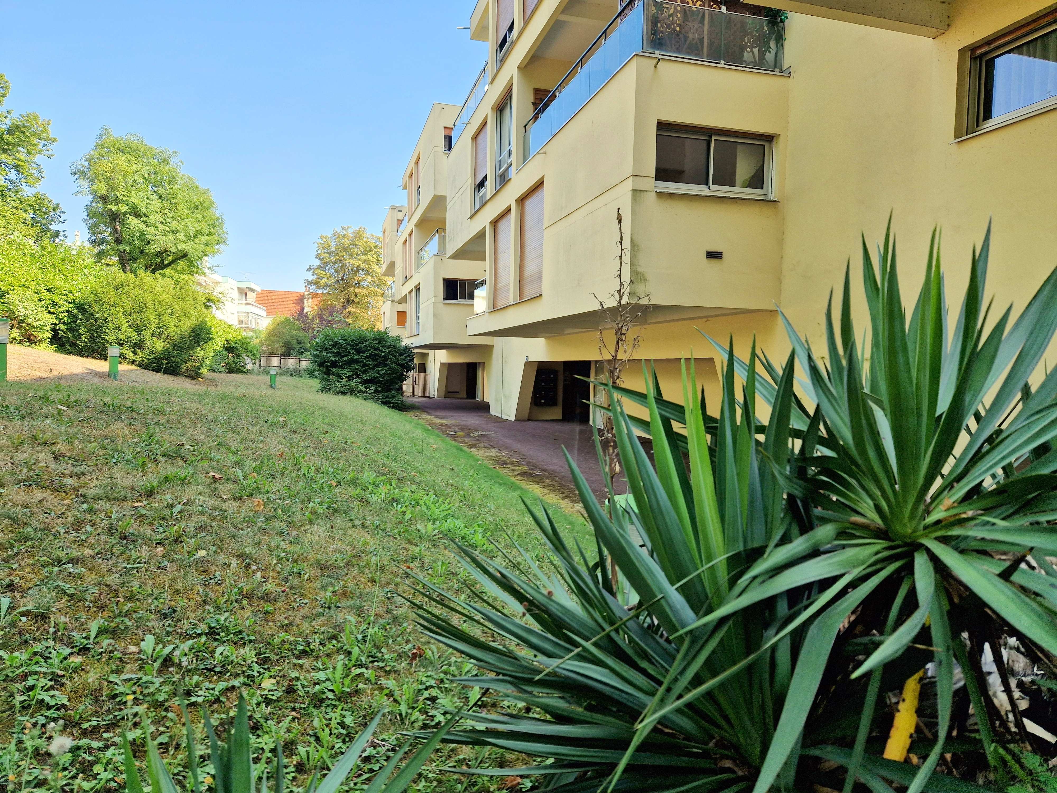 Apartment à Dijon — vignette 6