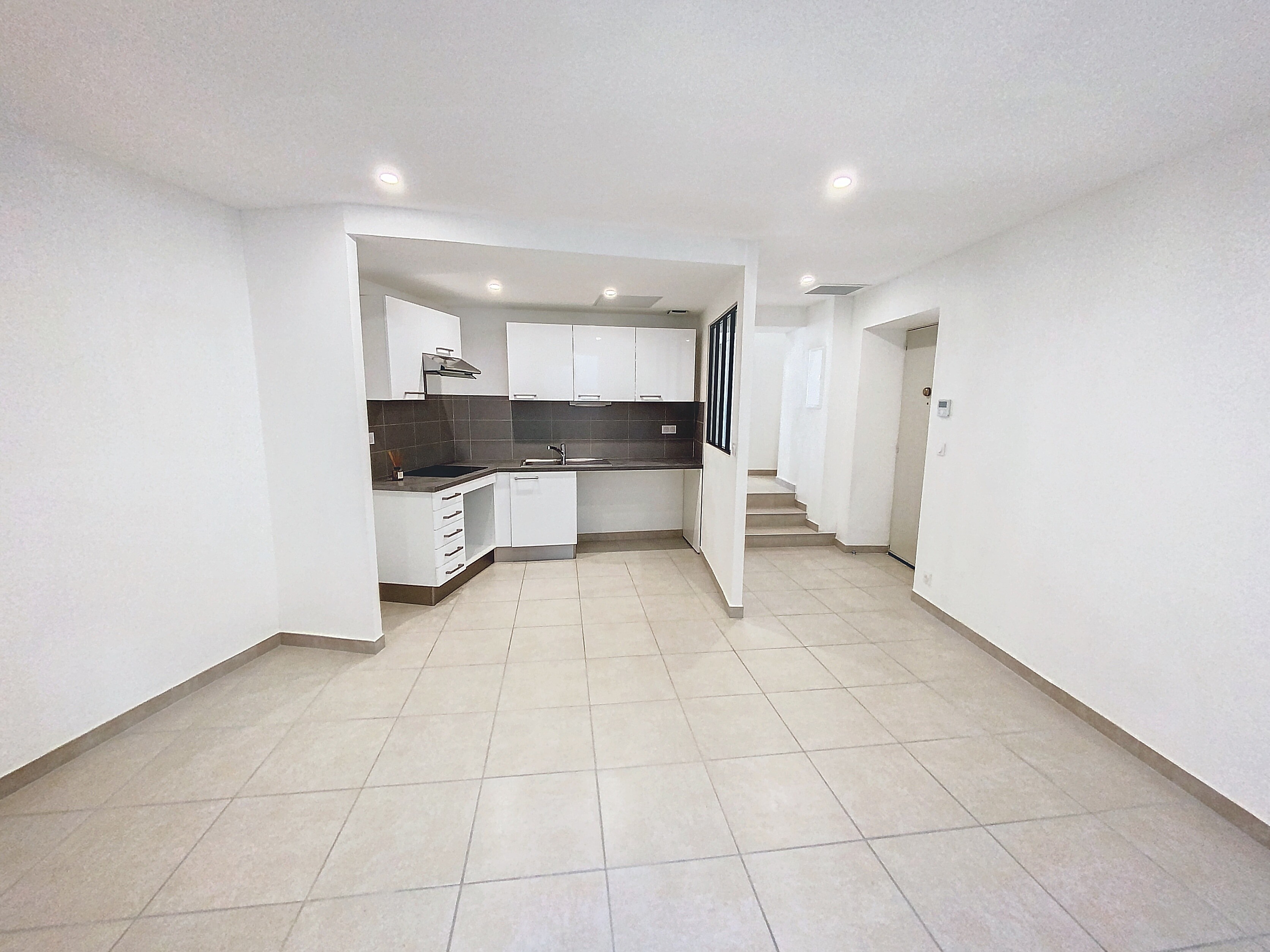 Apartment à Nîmes — vignette 2