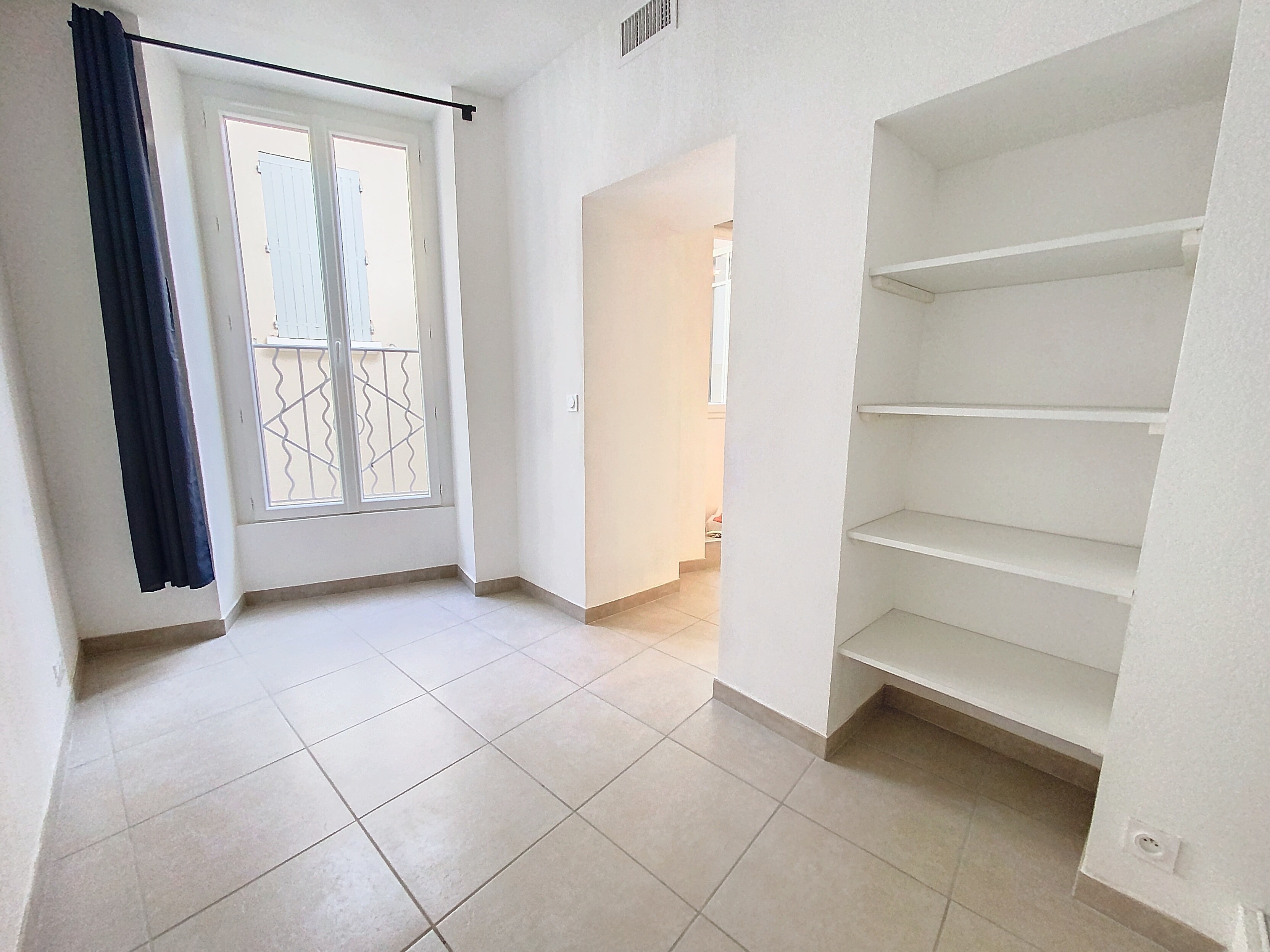 Apartment à Nîmes — vignette 3