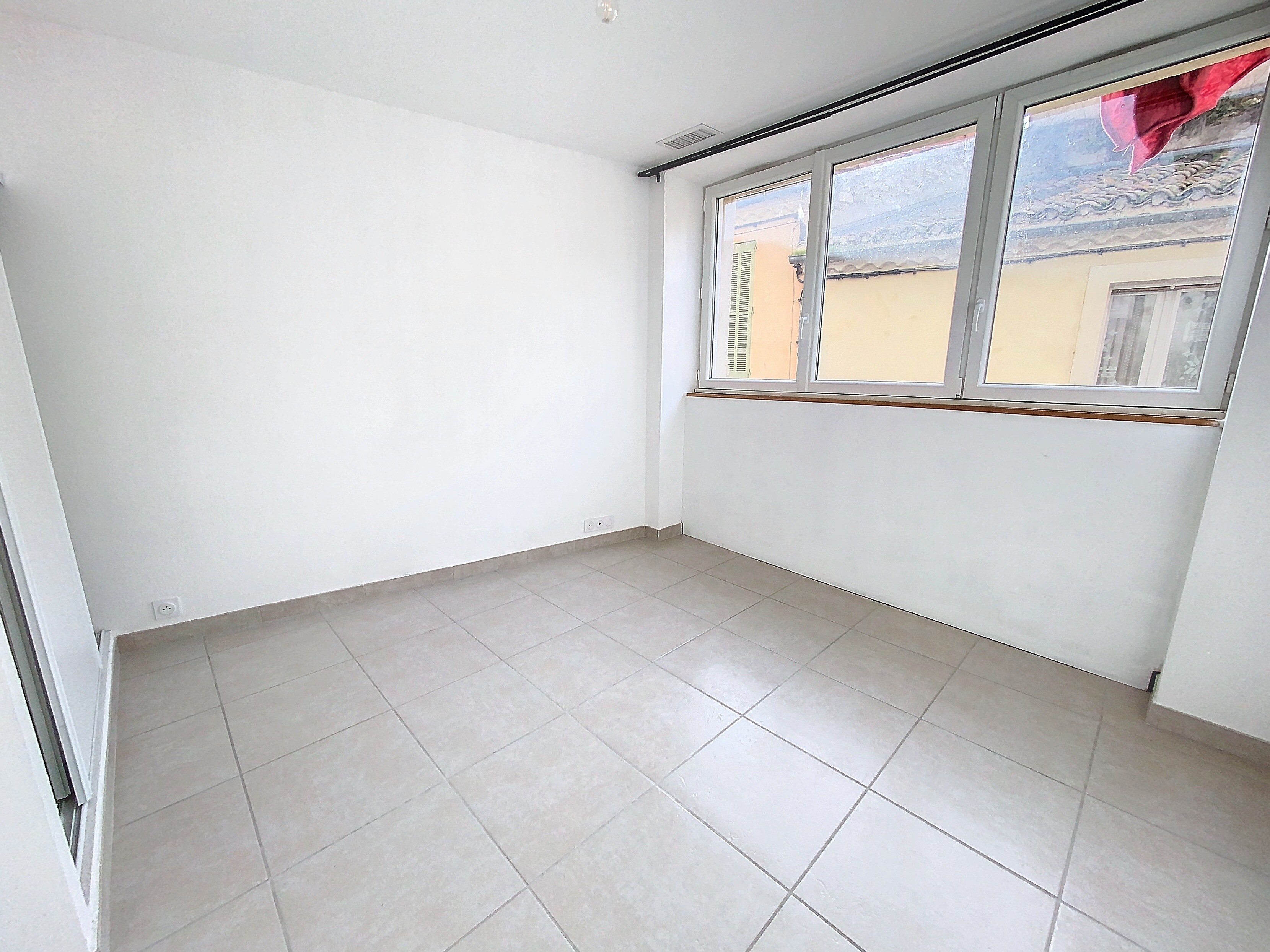 Apartment à Nîmes — vignette 11