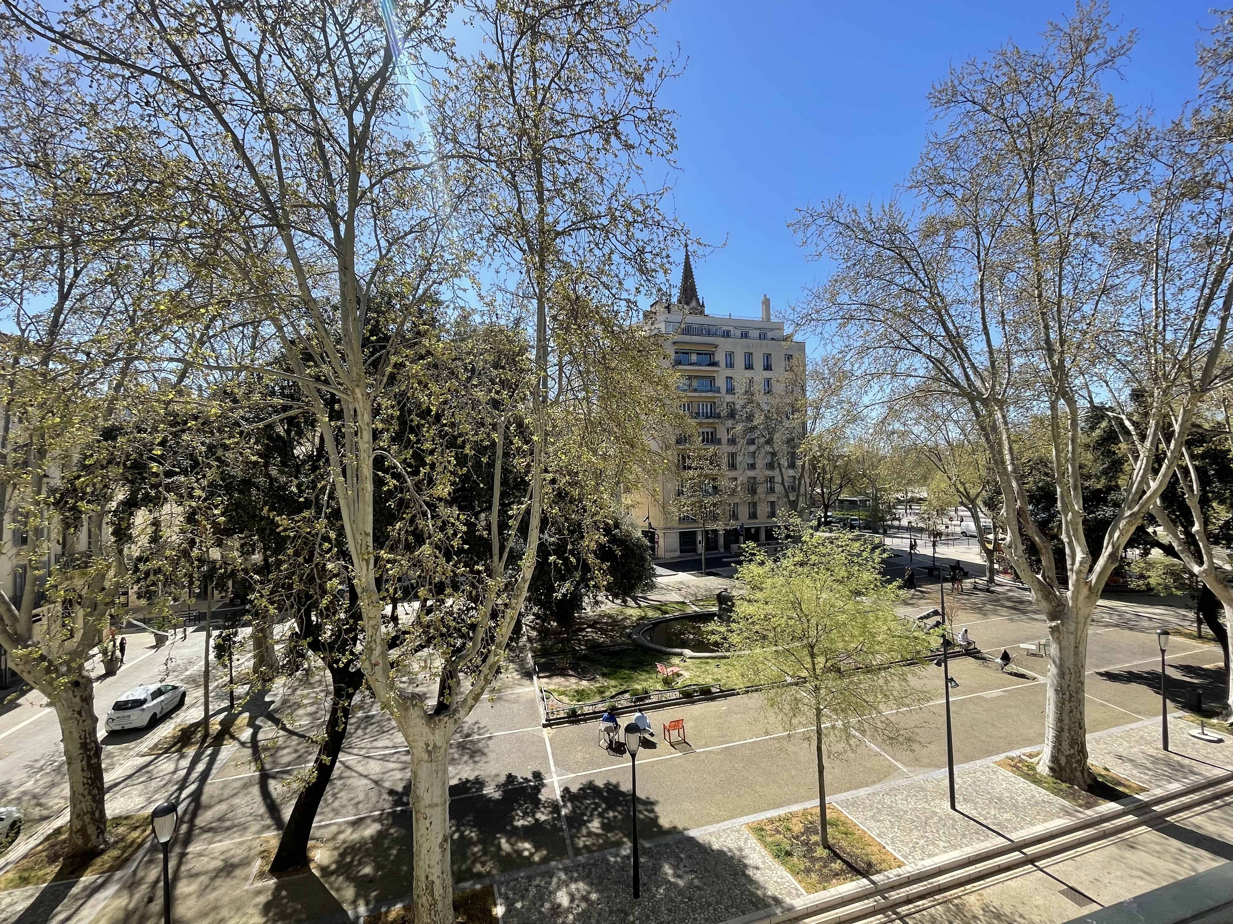 Apartment à Nîmes — vignette 3