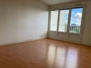 Apartment à Caen — vignette 2