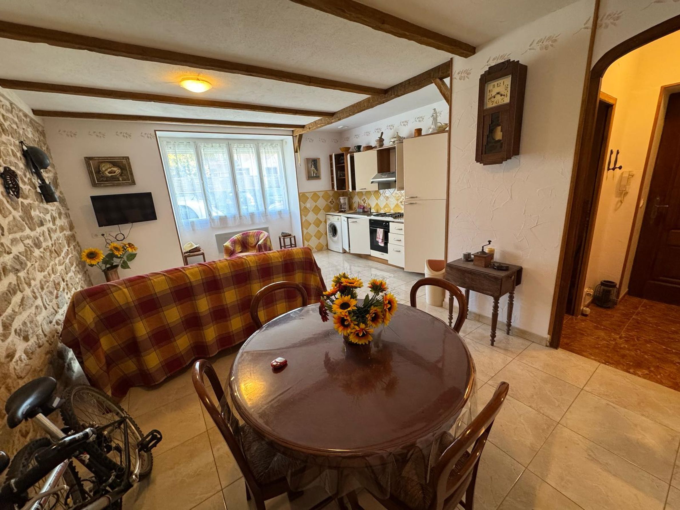 Appartement à vendre avec petite terrasse de 5m² , VENTE INTERACTIVE