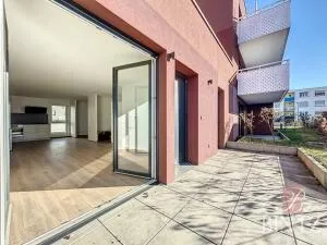 2/3 pièces avec terrasse & parking