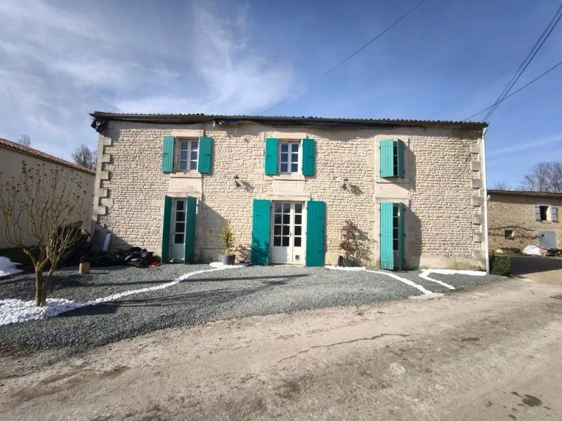 Maison de pierres à réhabiliter