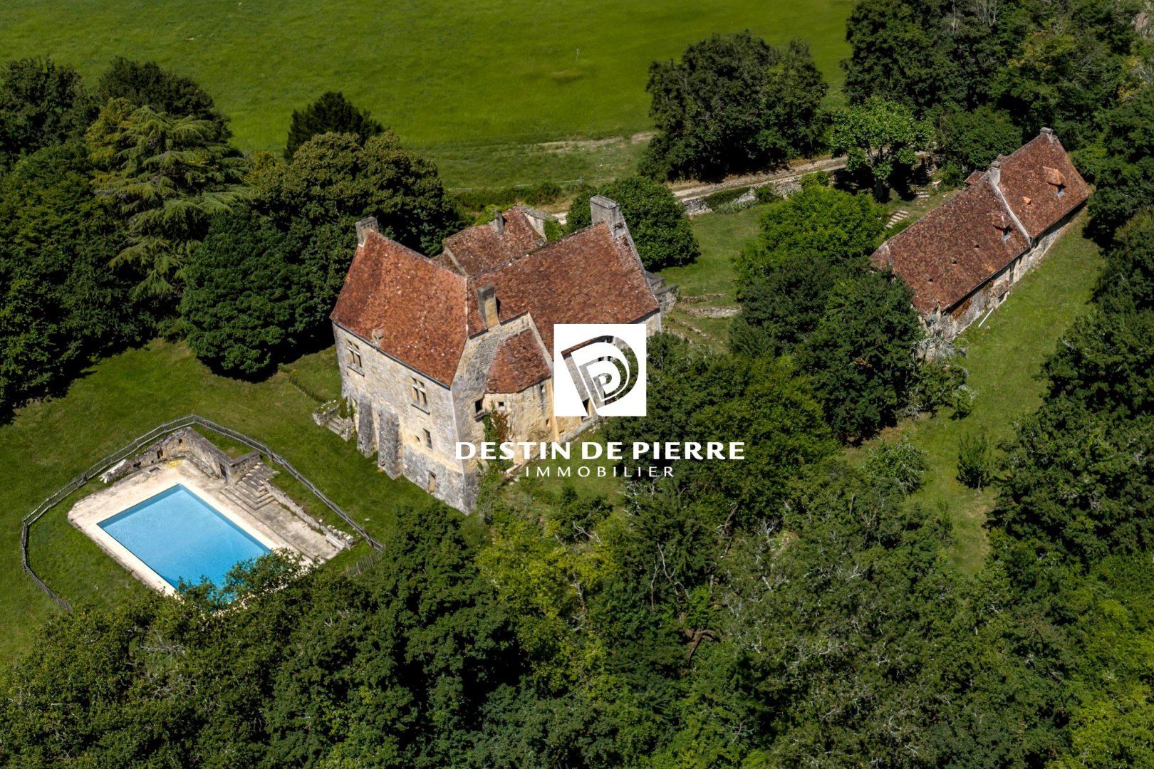 Périgord Noir - Manoir Renaissance et maison paysanne - 11 ha bois et prairies