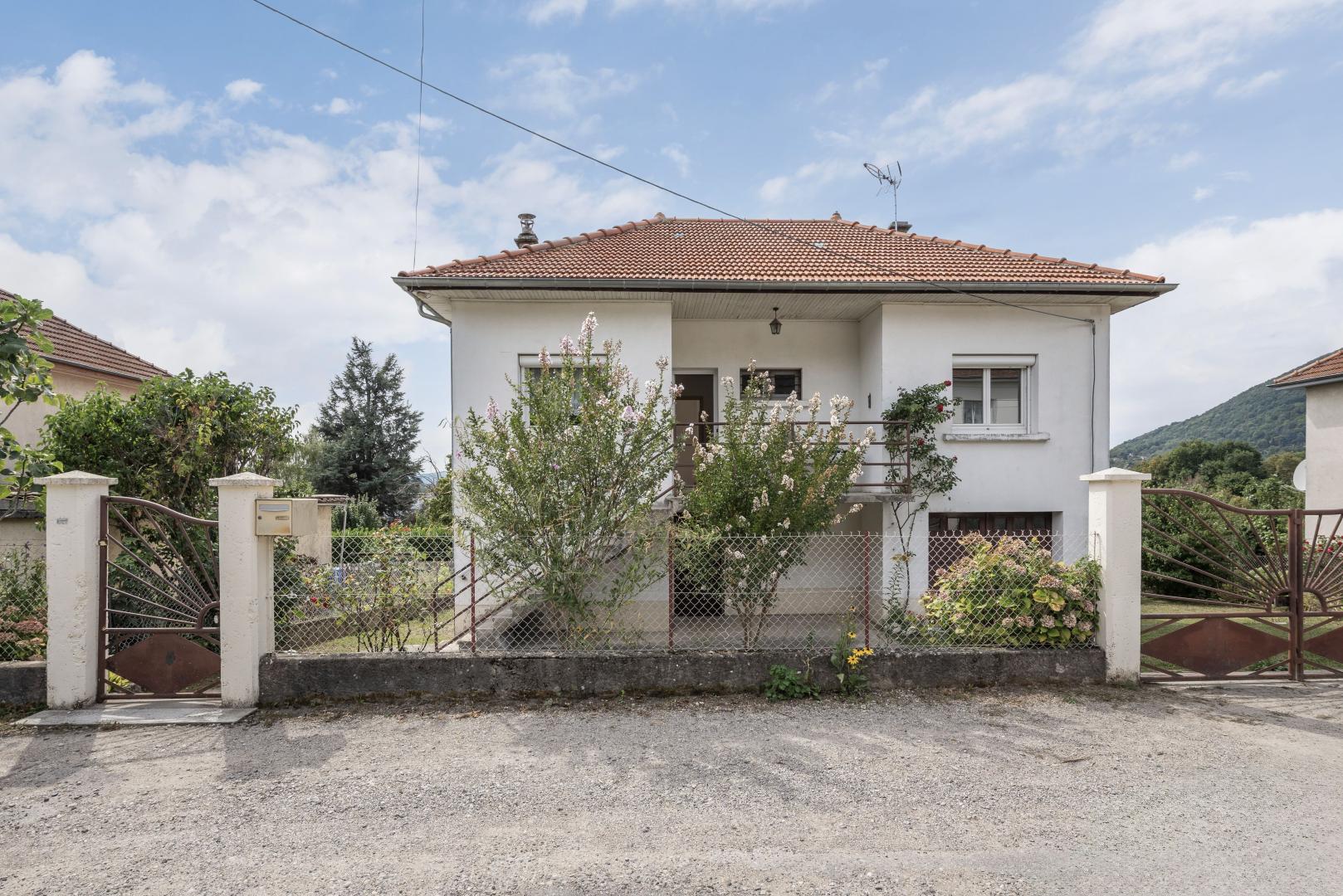 Voiron – Secteur Garenne : maison des années 1960 à moderniser