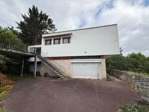 MAISON PISCINE INTERIEURE