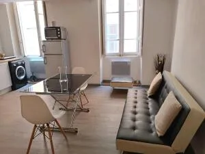 Apartment à Nîmes — vignette 3