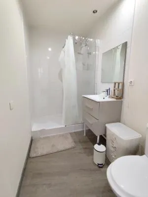 Apartment à Nîmes — vignette 7