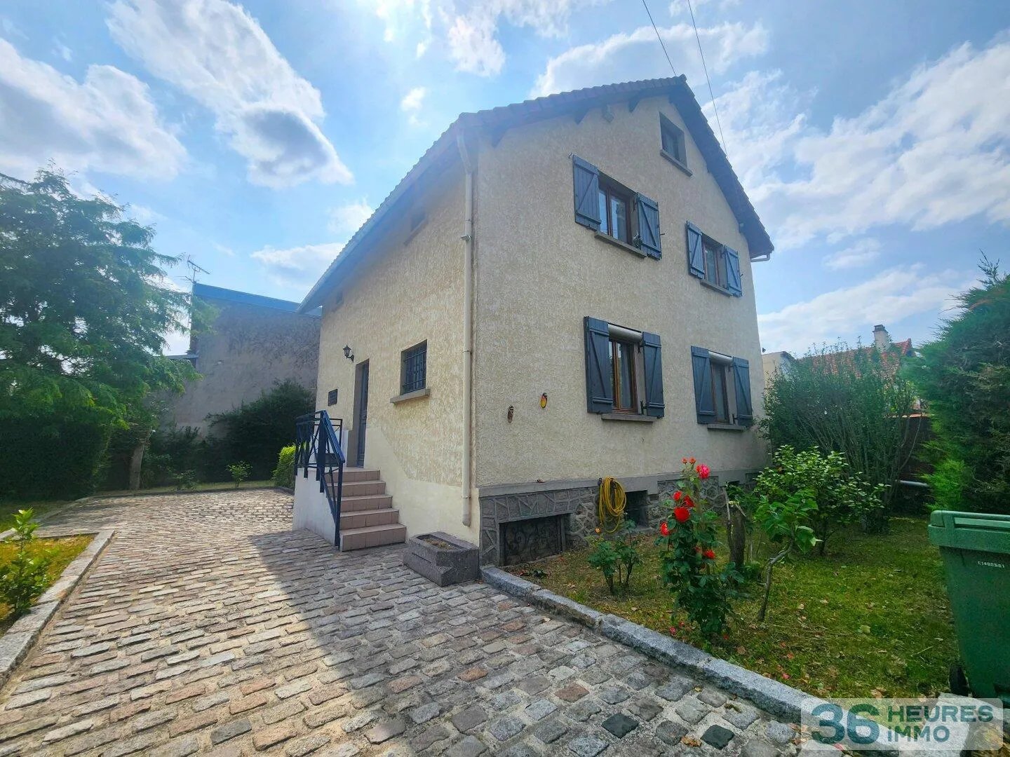Maison avec sous sol et jardin