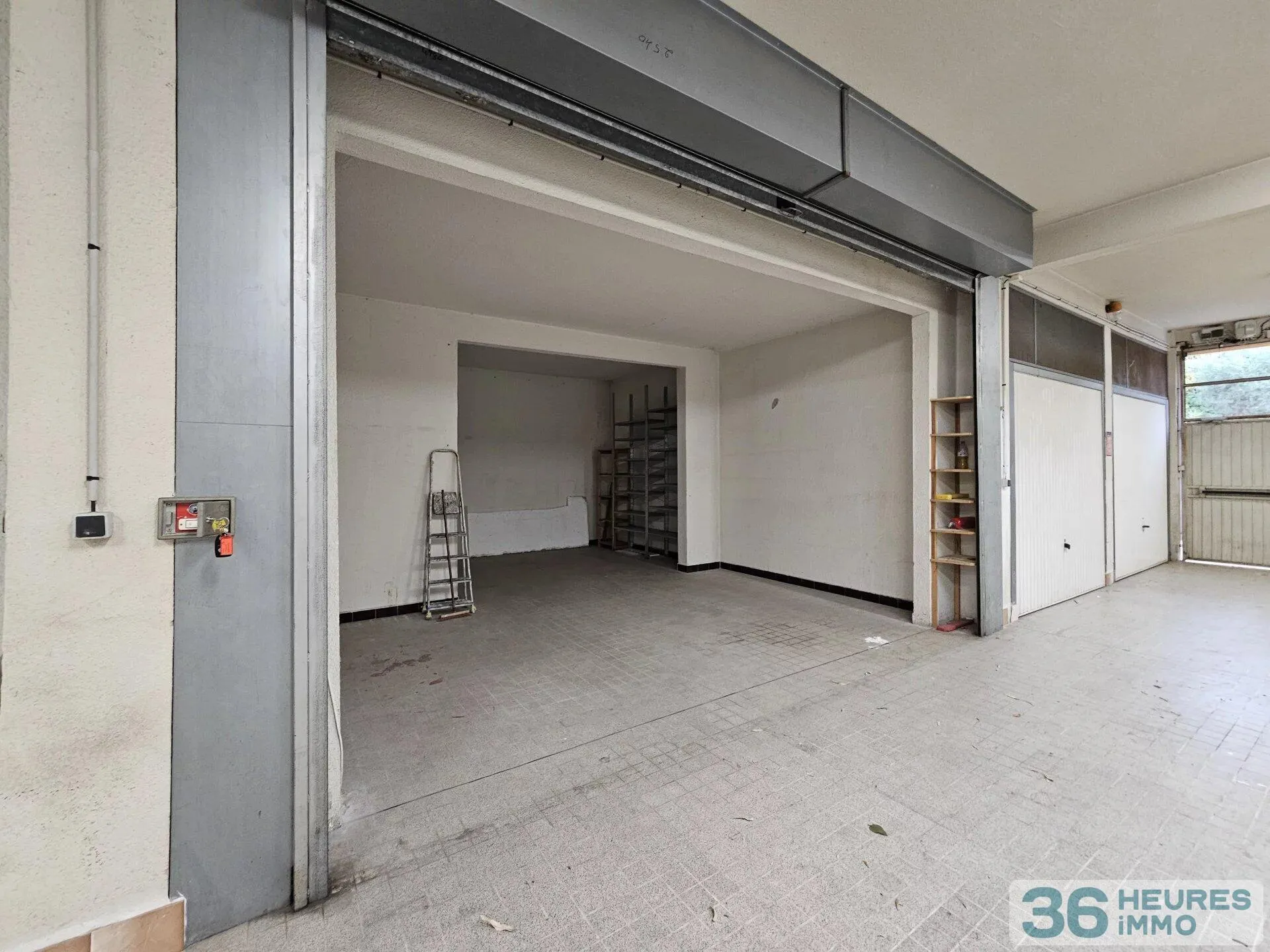 Garage / Parking à Vallauris — vignette 3