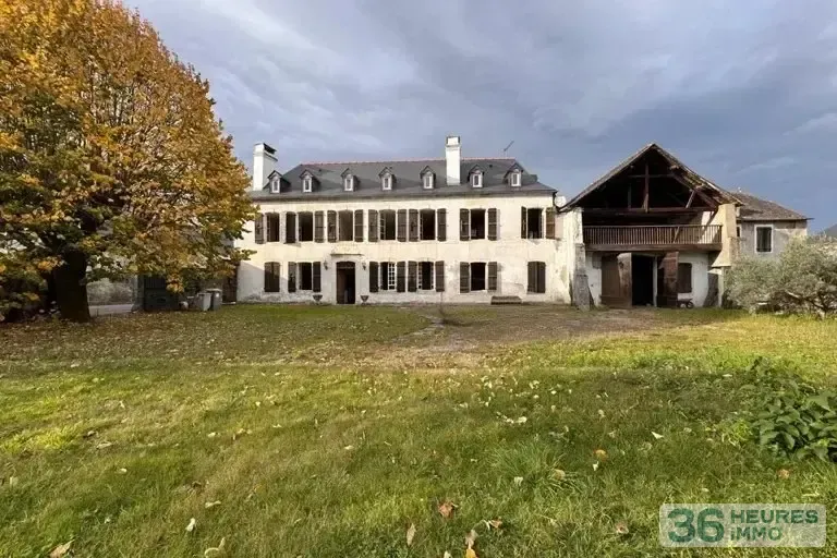 House à Angaïs