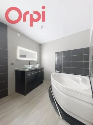 Apartment à Vichy — vignette 6
