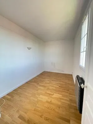 Apartment à Troyes — vignette 6
