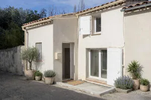 Peynier   Maison de village rénovée avec terrasse