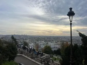 Apartment à Paris 18e Arrondissement — vignette 3
