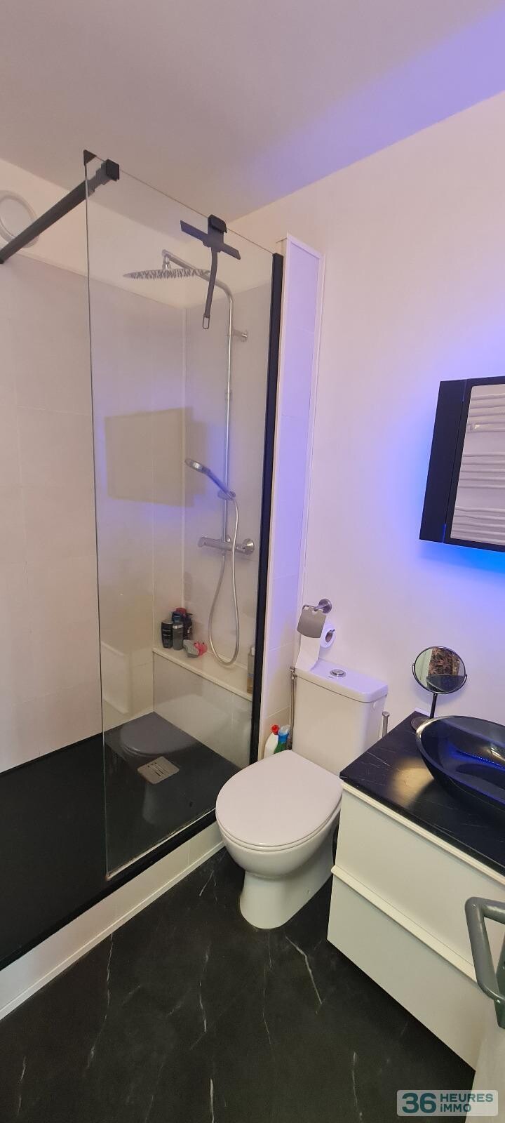 Apartment à Paris 18e Arrondissement — vignette 10