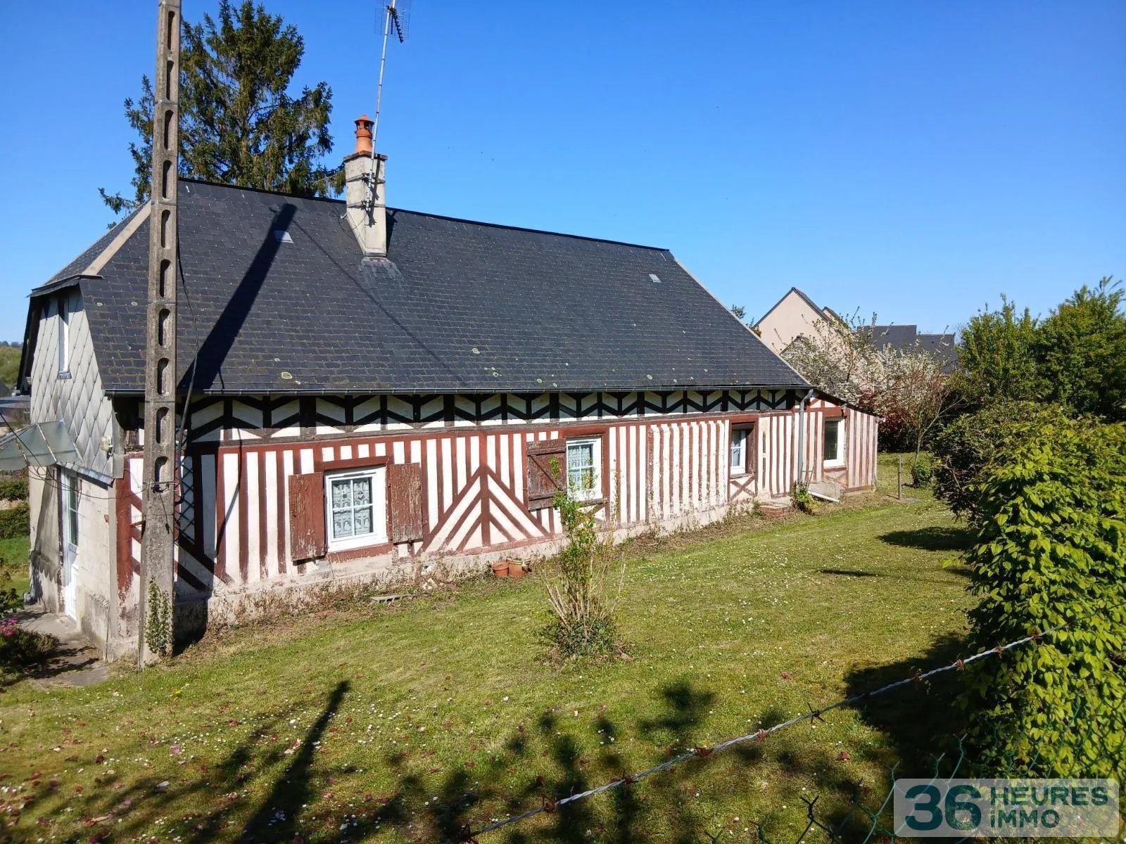 Maison à restaurer sur la Rivière-Saint-Sauveur (14600)