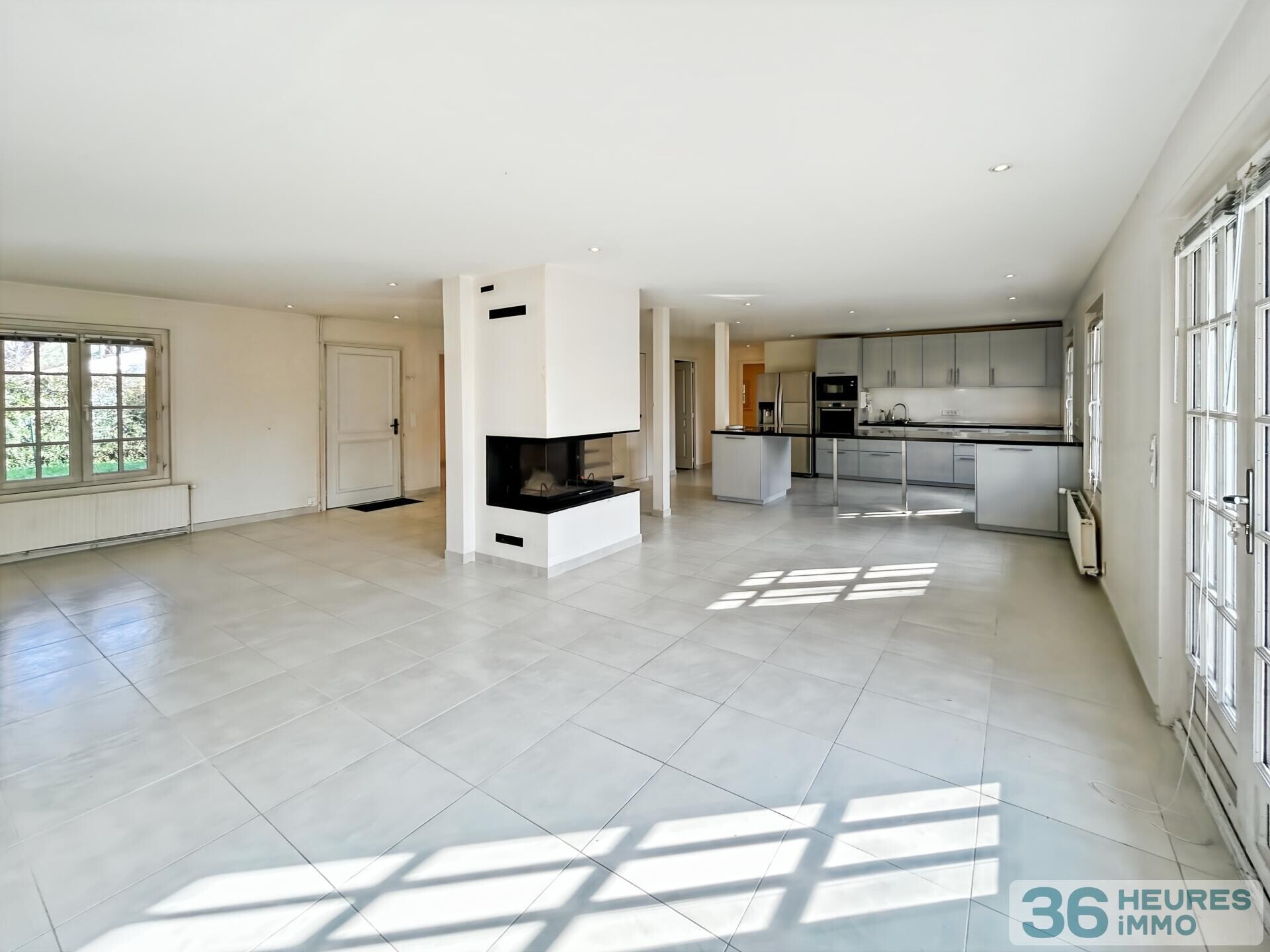 Maison à Le Mesnil-le-Roi — vignette 2