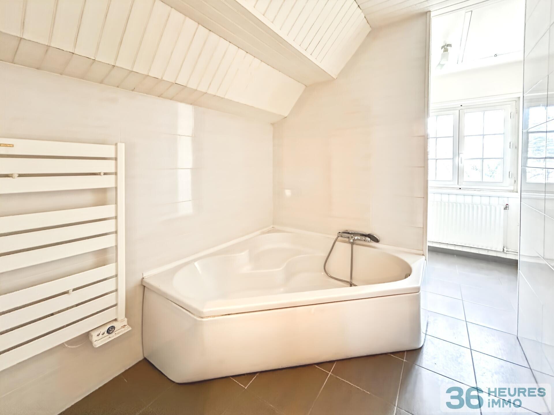 Maison à Le Mesnil-le-Roi — vignette 12