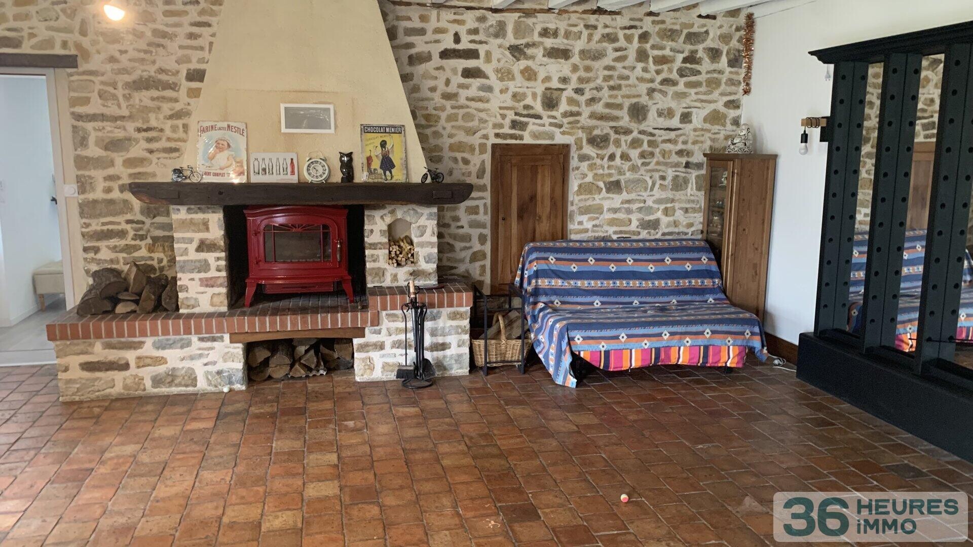 Maison à Saint-Saturnin-du-Limet — vignette 9