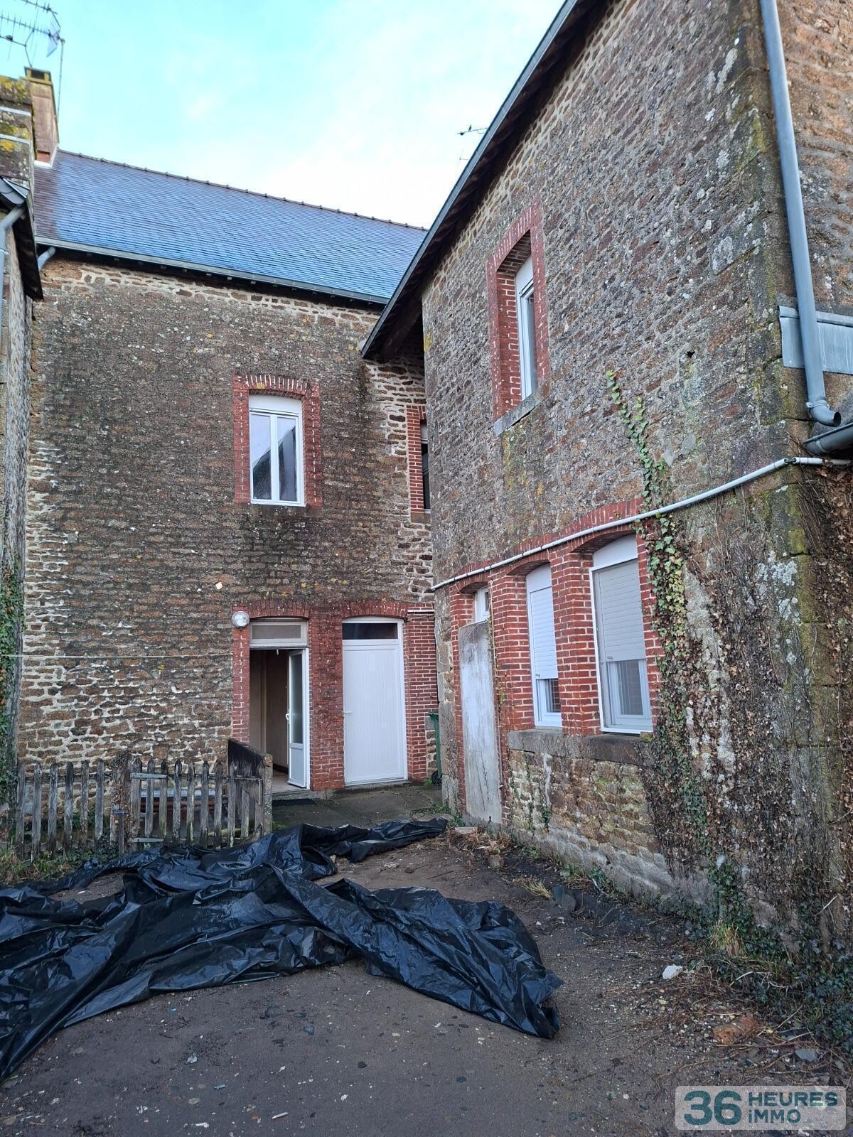 Maison à Saint-Denis-de-Gastines — vignette 4