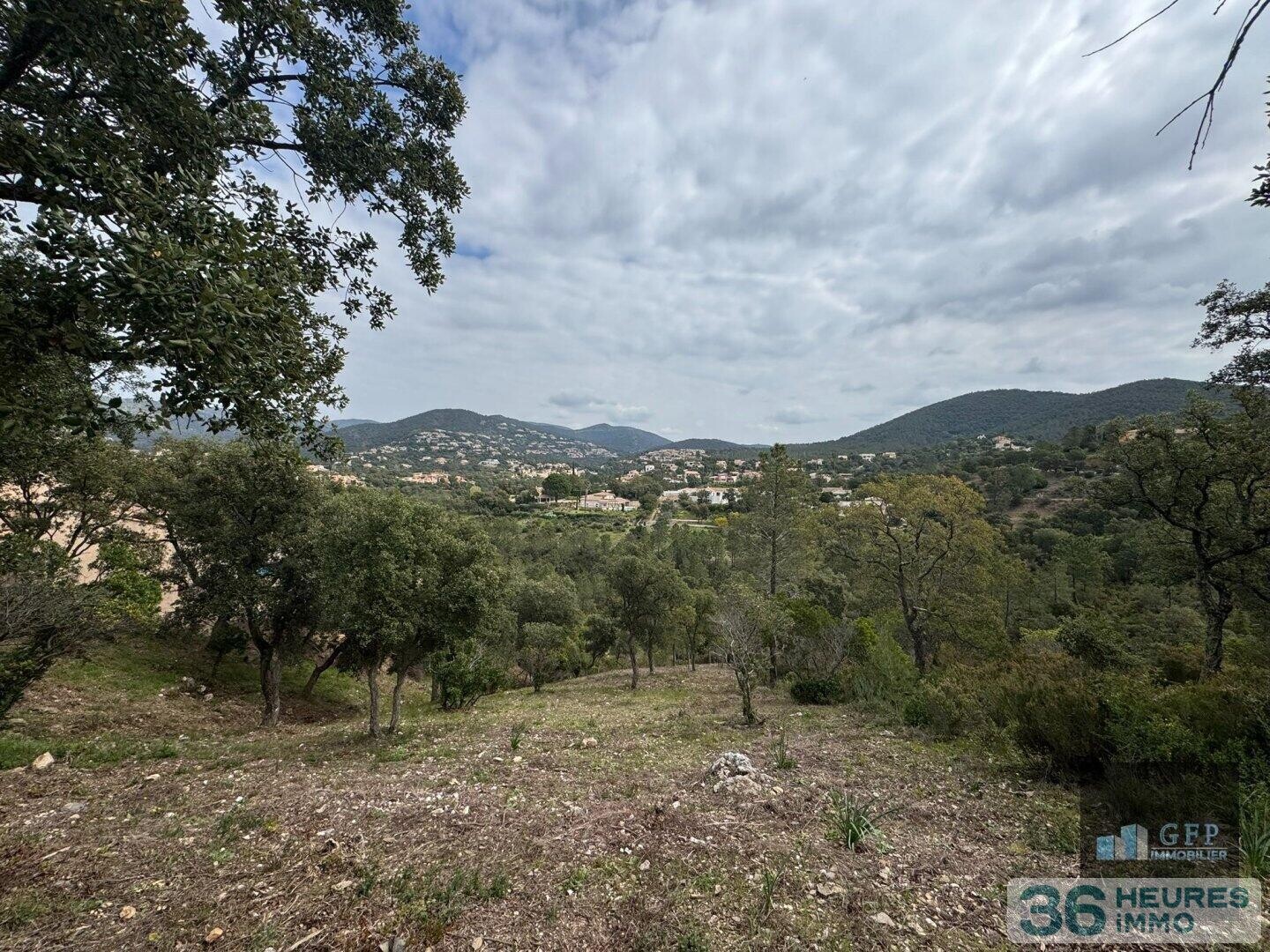 Terrain à Bâtir à La Londe-les-Maures — vignette 4