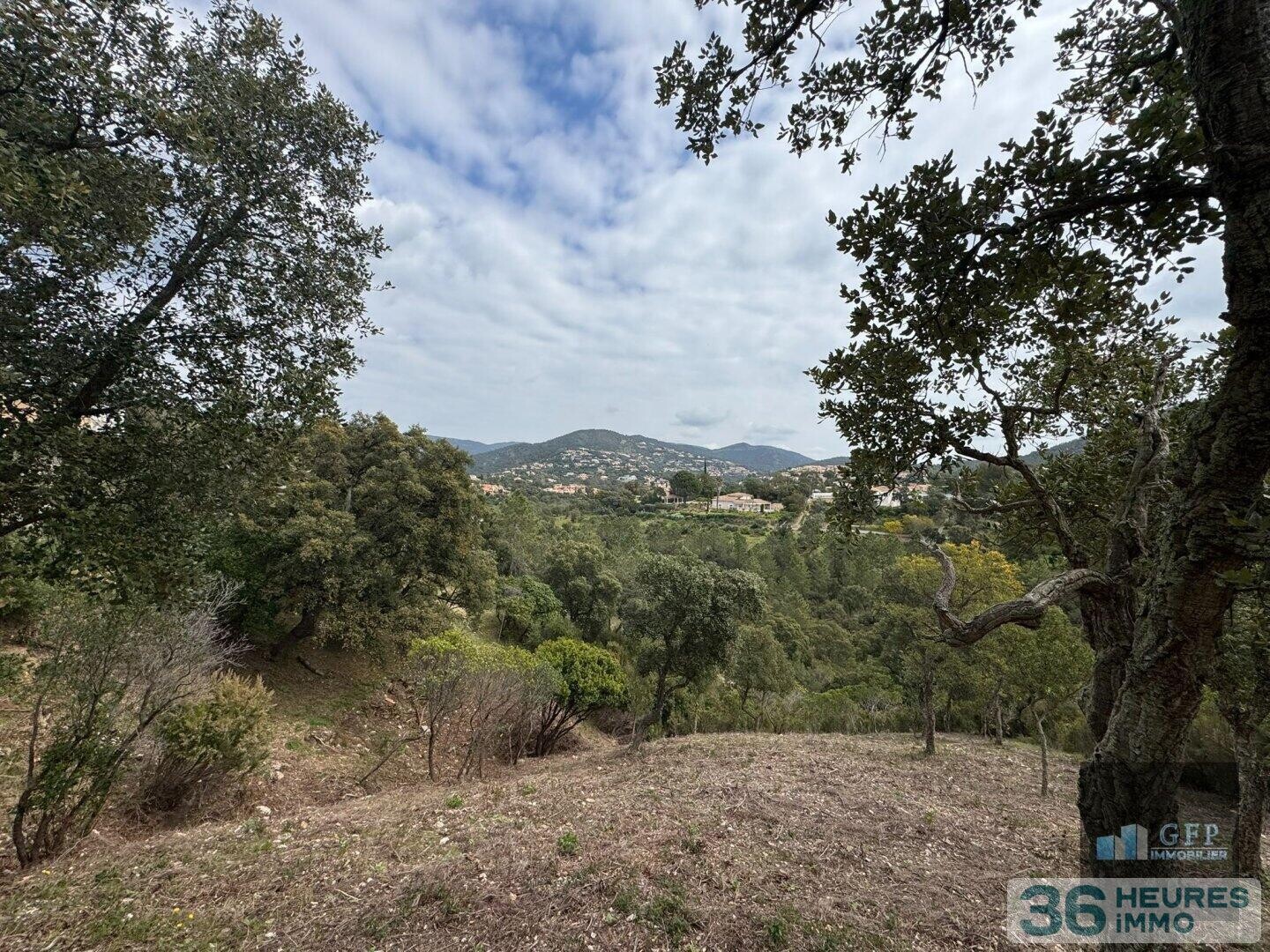 Terrain à Bâtir à La Londe-les-Maures — vignette 8