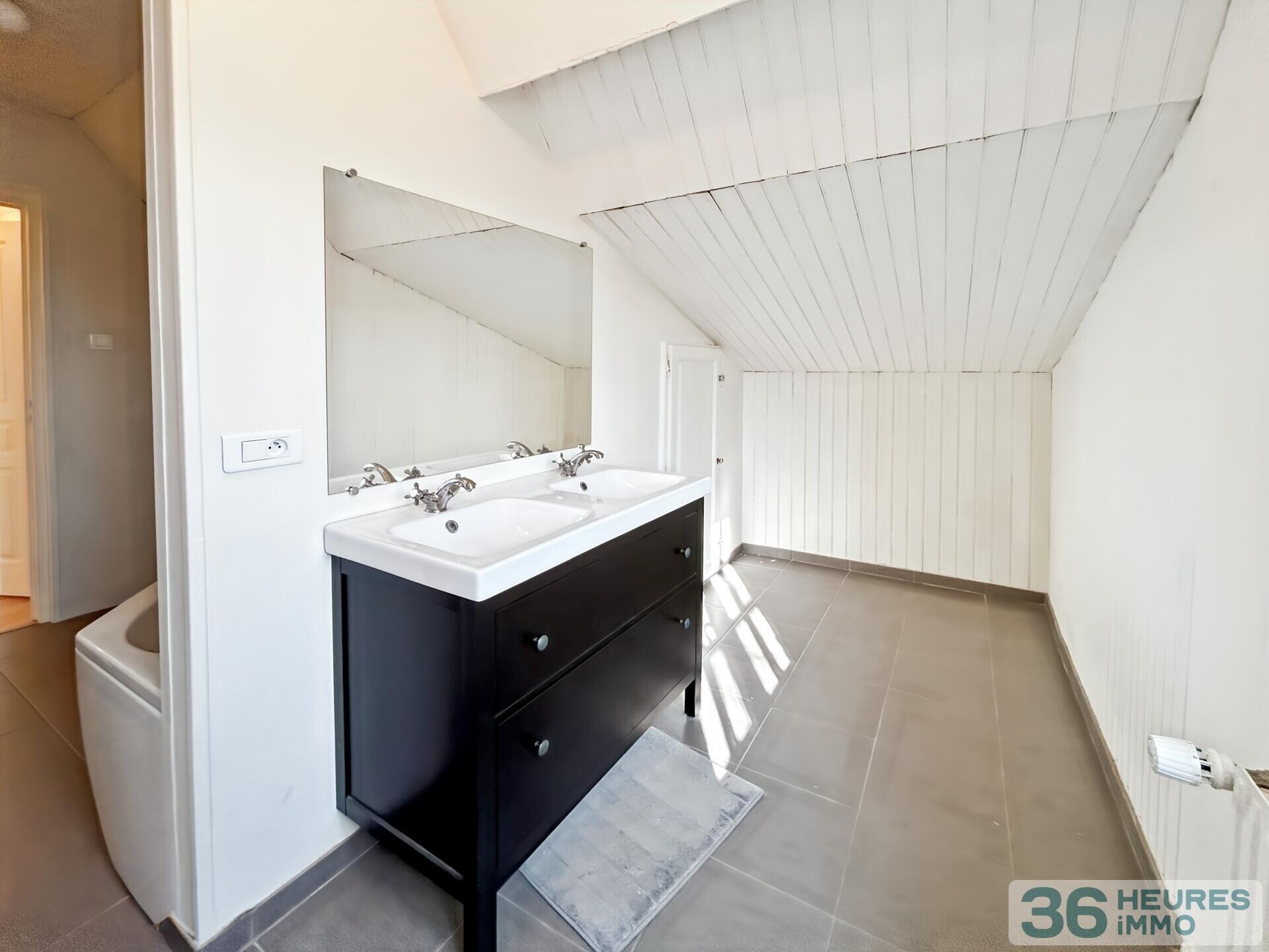 Maison à Le Mesnil-le-Roi — vignette 11