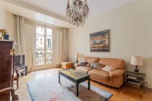 Apartment à Paris 16e Arrondissement — vignette 2