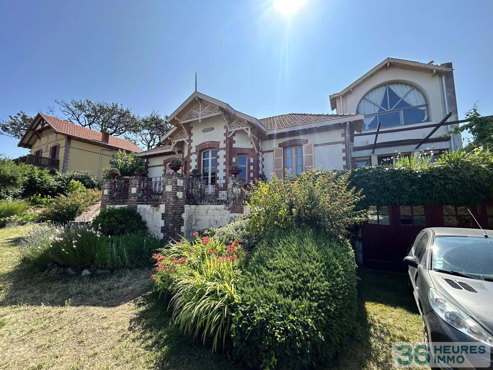 VILLA BORD DE MER