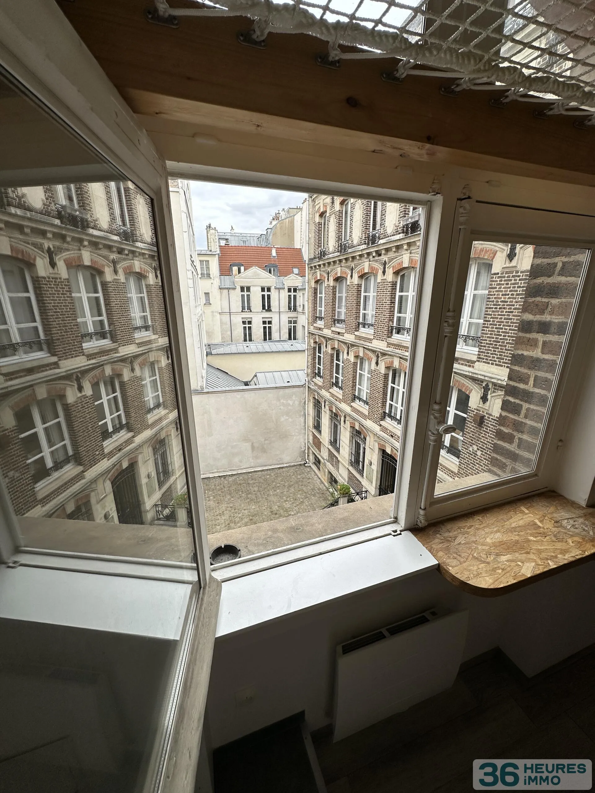 Apartment à Paris 3e Arrondissement — vignette 6