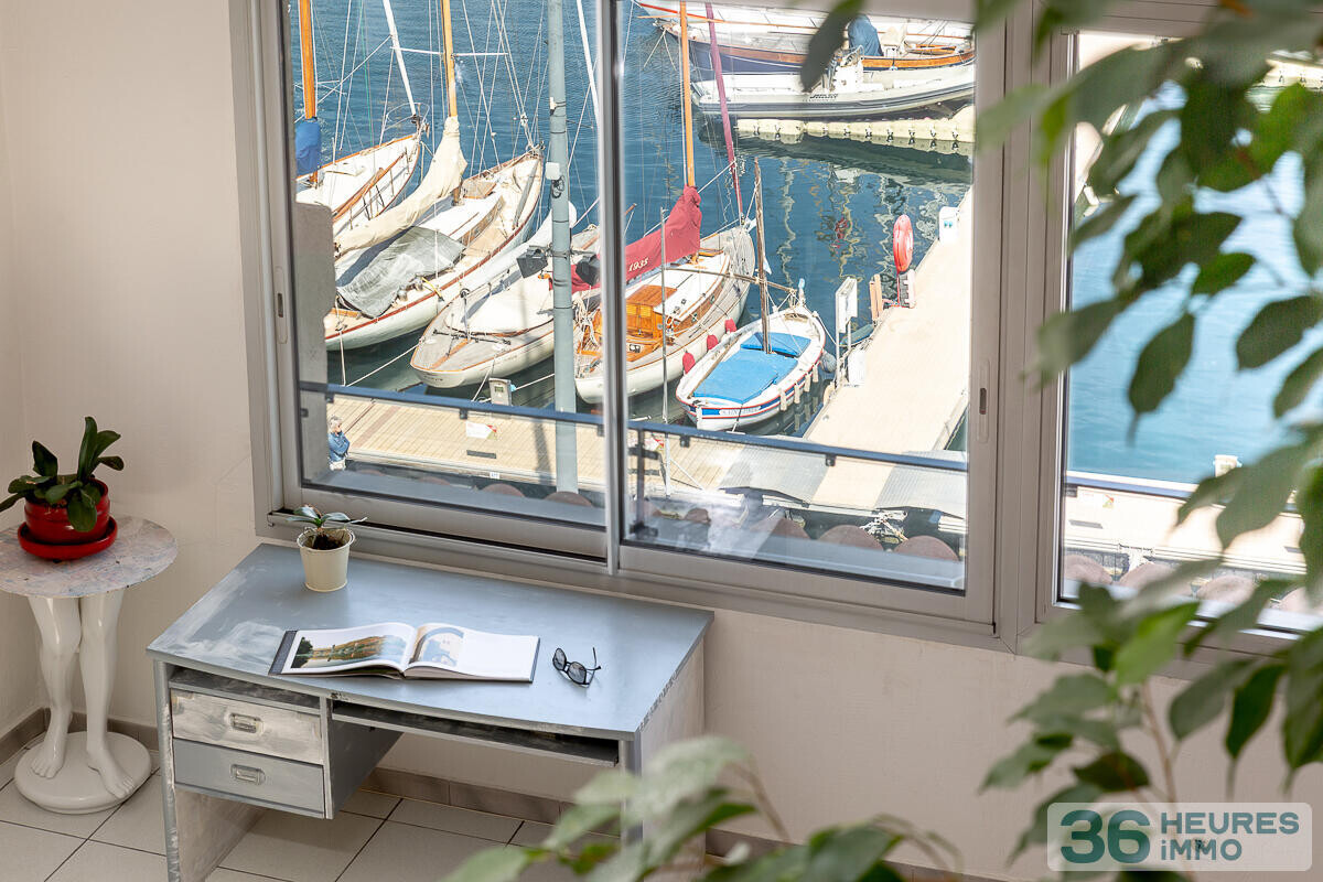 MARSEILLE – VIEUX-PORT – APPARTEMENT COUP DE COEUR EN PREMIÈRE LIGNE
